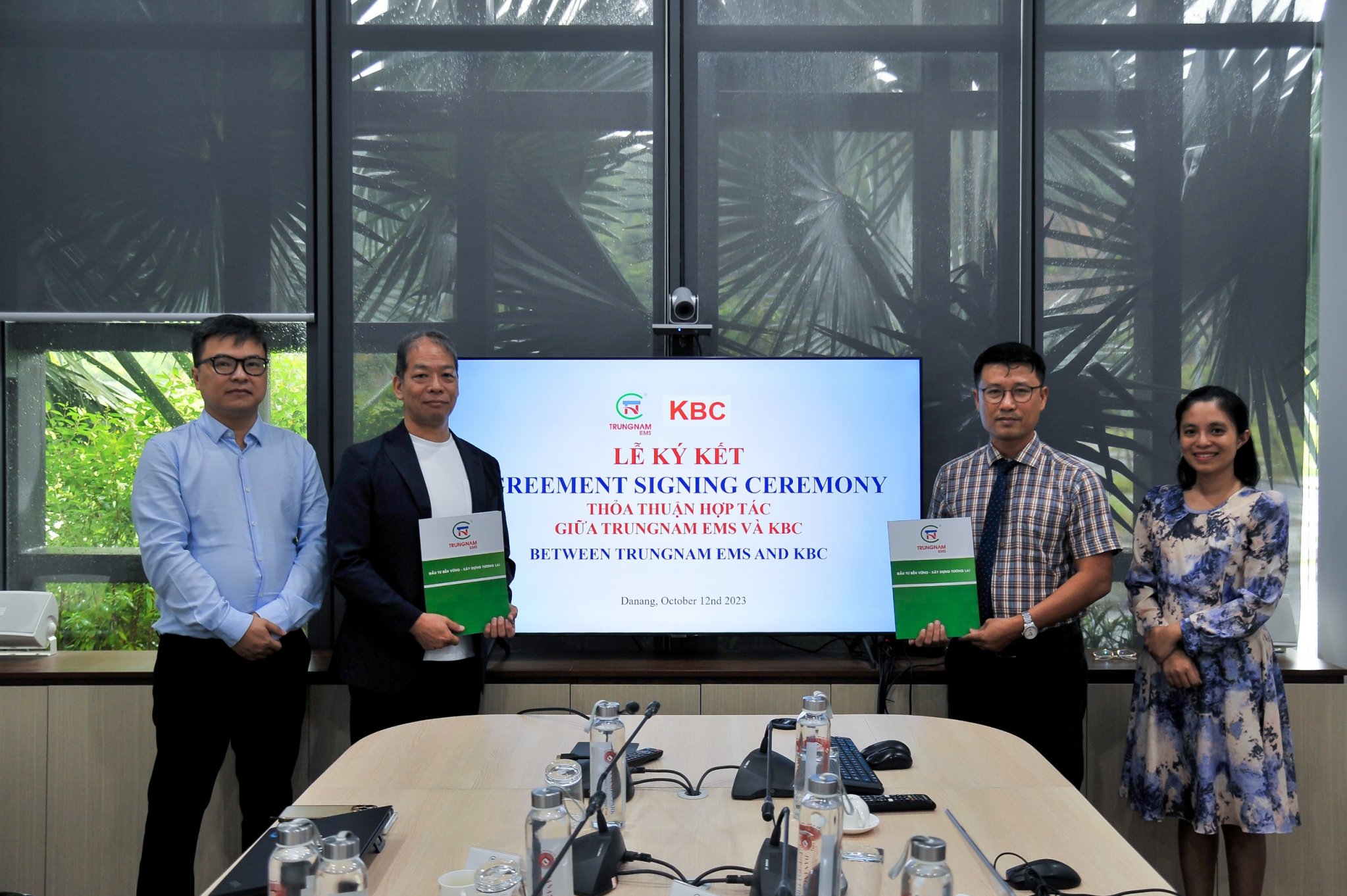 Contract Agreement between Trungnam EMS and KBC: Explore the trade and investment potentials in Danang IT Park.
