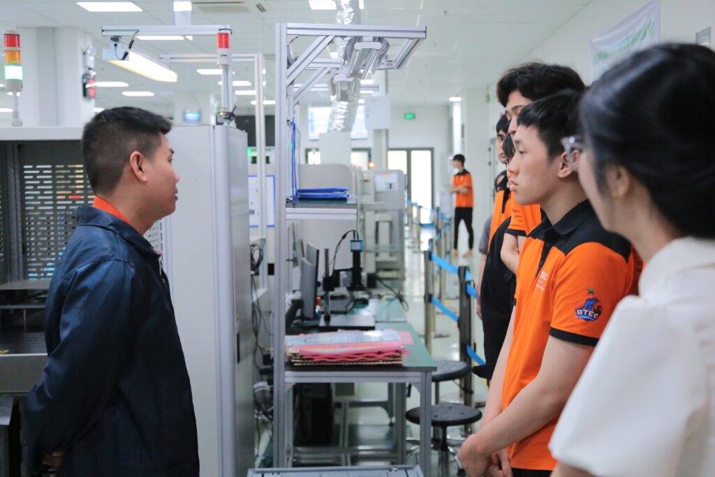 Vietnam electronics and semiconductor workforce